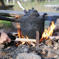 Petterkaffe vid öppen eld